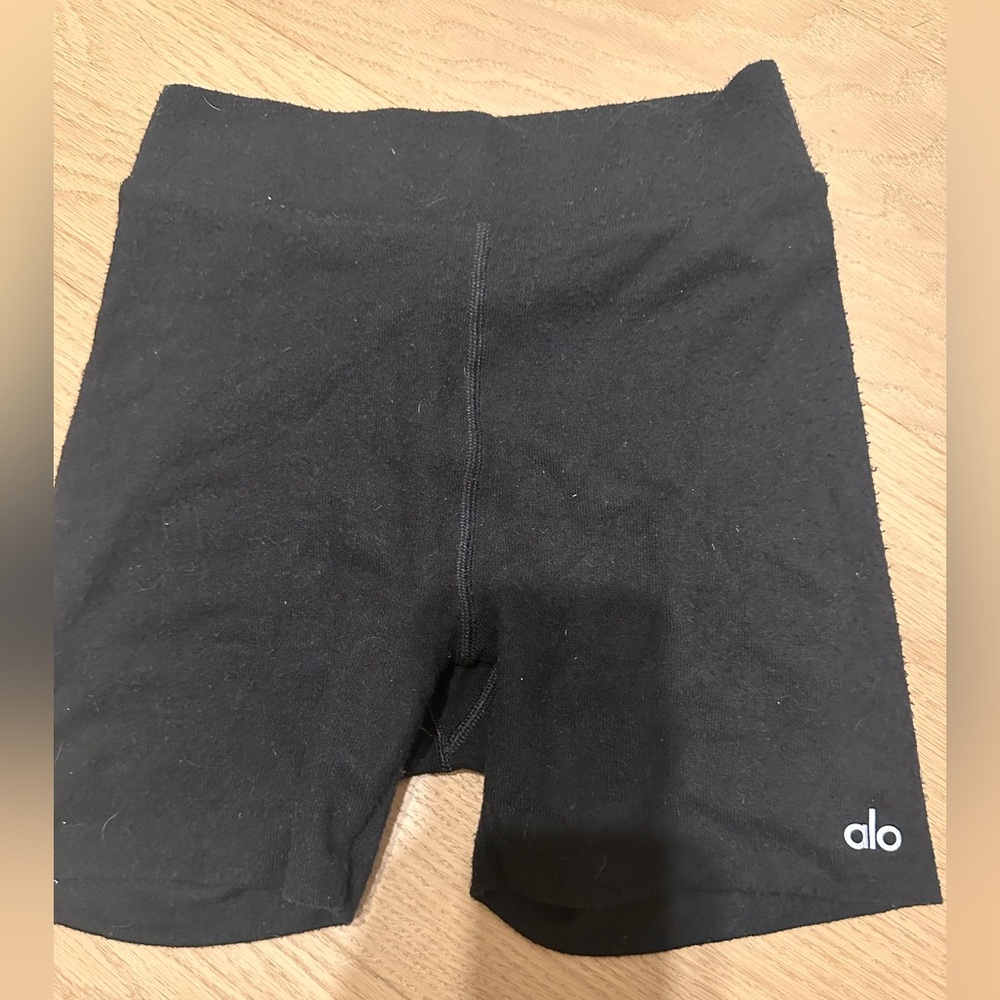 ALO Yoga Midnight Black Shorts